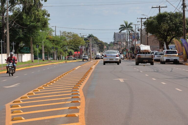 Prefeitura reúne comerciantes da Coronel Ponciano para discutir trânsito na via