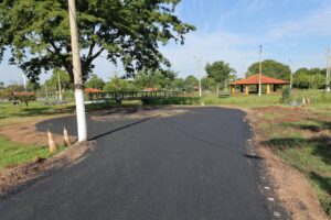 Prefeitura revitaliza pista de caminhada do Parque Antenor Martins
