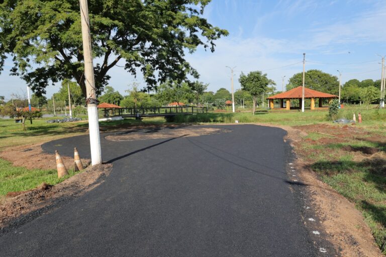 Prefeitura revitaliza pista de caminhada do Parque Antenor Martins