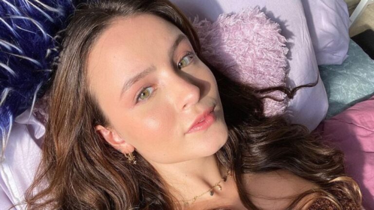 Larissa Manoela expõe erro da Record na estreia do "Power Couple"