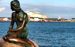 As maiores estátuas do mundo: história e turismo
