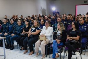 Atendimento humanizado e escuta qualificada são temas de capacitação na Casa da Mulher Brasileira