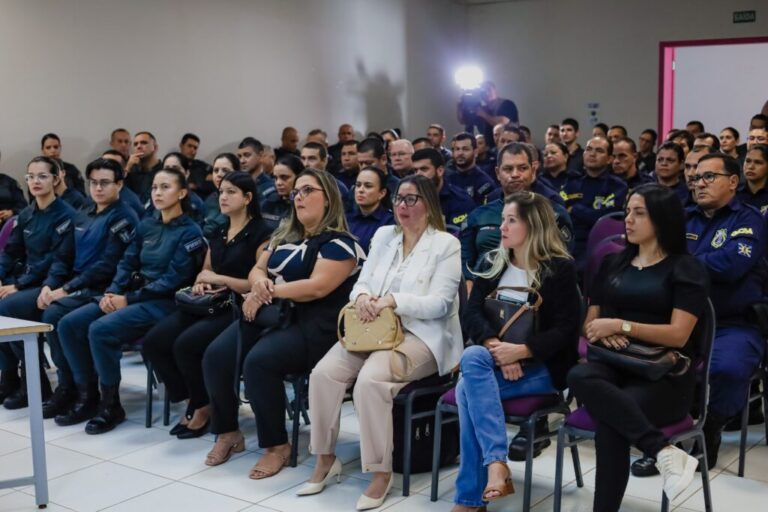 Atendimento humanizado e escuta qualificada são temas de capacitação na Casa da Mulher Brasileira