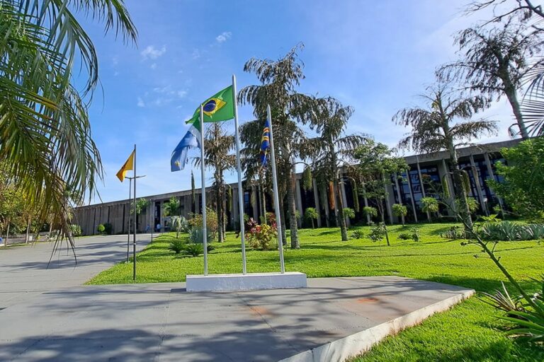 Ato aplica revisão geral de 5,06% sobre remuneração dos servidores da ALEMS