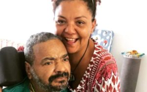 Babi sobre Arlindo Cruz: "Passando por uma provação"