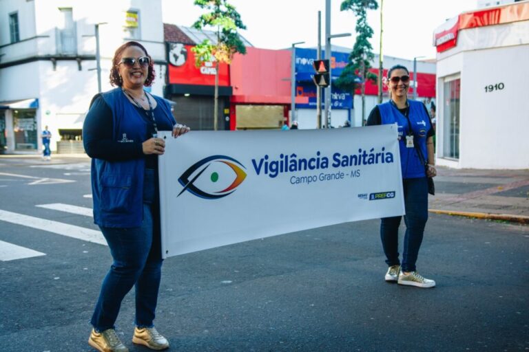 Blitz educativa da Vigilância Sanitária chama atenção para presentear com responsabilidade no Dia das Mães