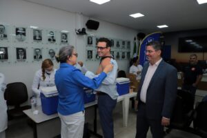 Câmara CG recebe ação de vacinação contra a gripe; Sesau disponibilizou 1,5 mil doses