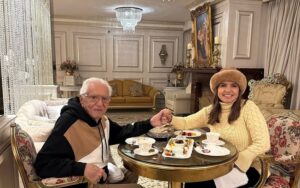 Carlos Alberto celebra 7 anos de casamento com viagem a Gramado