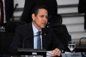 Clodoilson Pires atende demandas por limpeza urbana e academia ao ar livre em bairros