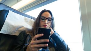 Como proteger seu celular ao viajar: dicas essenciais