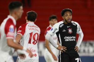 Corinthians perde para reserva do Huracán e dá adeus a “Sula”