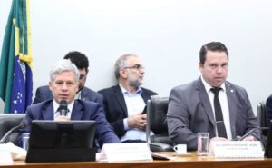 Deputados cobram esclarecimentos de ministro sobre reforma agrária e ações do MST