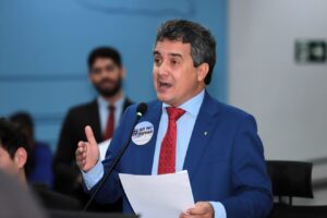 “É hora de abrir a caixa secreta da terra”, diz Landmark ao apoiar Frente Parlamentar de Assuntos Fundiários