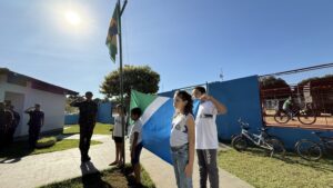Escolas municipais de Coxim implementam execução dos hinos Nacional e Estadual