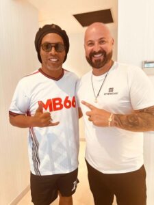 Estrelas do futebol se reunirão para coquetel de lançamento