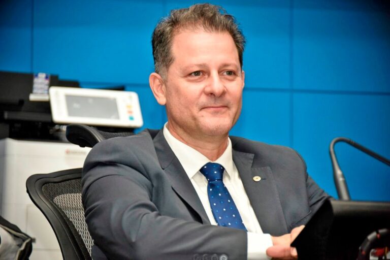 Frente Parlamentar recebe Defensoria para ações quanto à fraude da Previdência