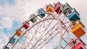 Hopi Hari prepara festa junina com shows e acesso aos brinquedos