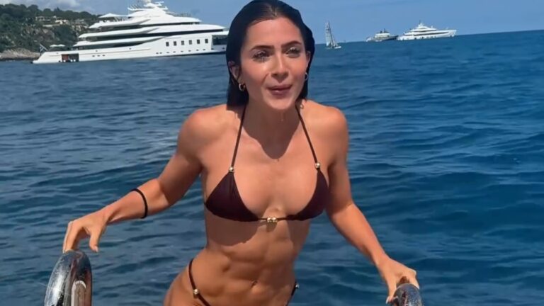 Jade Picon abre álbum de fotos de biquíni e ganha elogios