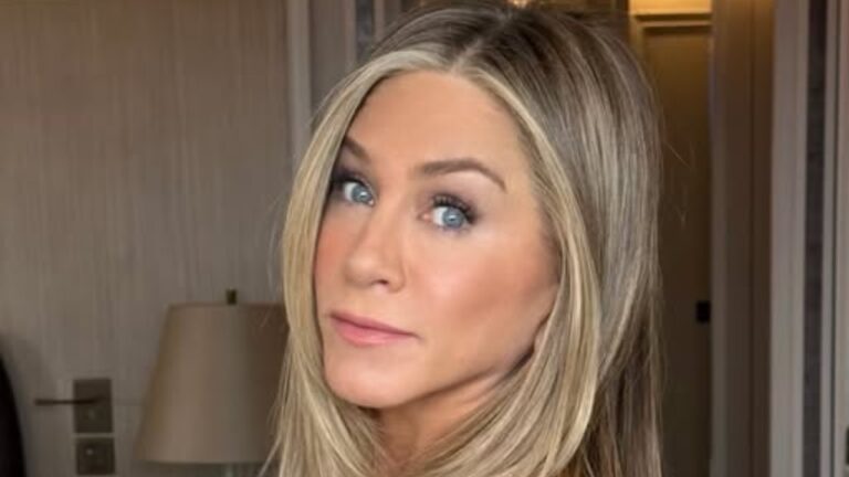 Jennifer Aniston tem casa invadida e carro destrói portão
