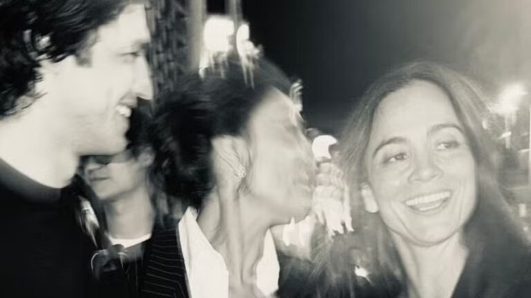 Juliana Paes aproveita noite em Cannes com colegas de elenco