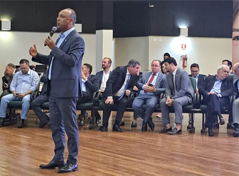 Junior Coringa toma posse como vice-presidente da União das Câmaras de Mato Grosso do Sul em cerimônia prestigiada por autoridades estaduais