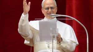 Leão XIV cria no Instagram e Vaticano brinca: "Siga o papa "
