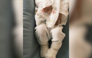 Manu Gavassi celebra 1 mês da filha e revela nome da bebê