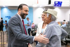 PROFESSOR JUARI PRESTA HOMENAGEM A RANULFO CUSTÓDIO ALVES, QUE COMPLETA 102 ANOS DE VIDA
