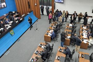 Pautada redação final de proposta que permite pagar IPVA no momento da abordagem