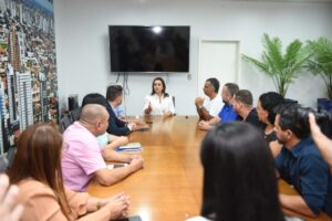 Prefeita Adriane garante 6,27% no piso do magistério e vai convocar mais 273 professores, elevando em mais de 70% número de efetivos na Reme