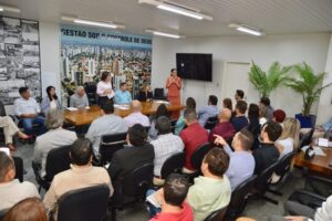 Prefeita Adriane reúne secretariado para alinhar estratégias e acelerar entregas