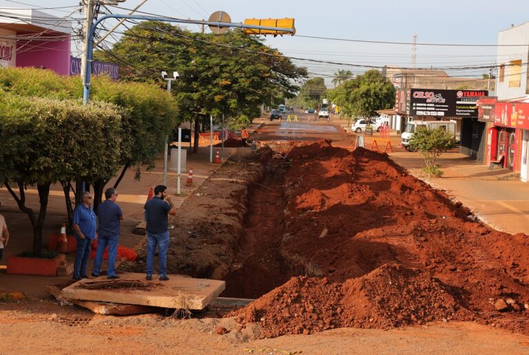 Prefeitura inicia construção de galerias pluviais na Rua Bela Vista