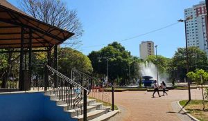 Prefeitura leva música, arte e gastronomia à Praça Ary Coelho com o evento “Cultura Vai à Praça”