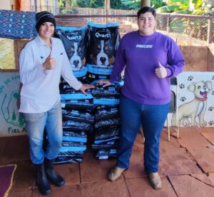 Prefeitura mantém cuidados com animais e doa toneladas de ração para OSCs