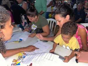 Prefeitura realiza entrega final de contratos para famílias da comunidade Homex nesta quarta-feira (21)