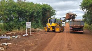 Prefeitura tenta acabar com lixão clandestino, mas entulhos já poluem local limpo há 10 dias