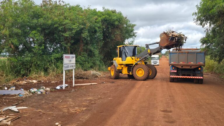 Prefeitura tenta acabar com lixão clandestino, mas entulhos já poluem local limpo há 10 dias