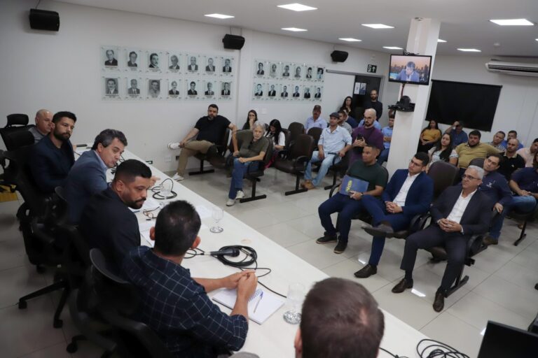 Professor Riverton lidera Audiência Pública e cobra soluções para destravar a construção civil em Campo Grande