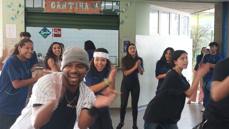Projeto Flash Mob Dançaê promove cultura e inclusão por meio da dança em escolas públicas na Capital