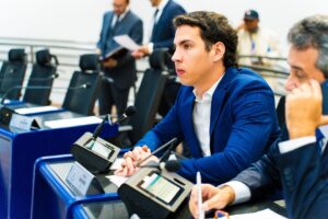 Projeto de Jean para combater vício em bets é aprovado na Câmara