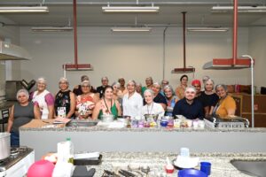 REME realiza formação continuada para merendeiros com foco em alimentação escolar sem glúten