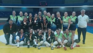 Time feminino da SE 7 Vôlei conquista título master da Copa Pantanal