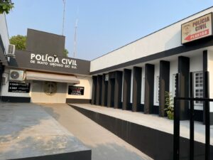 Velho conhecido da polícia e com tornozeleira é flagrado furtando loja no centro de Coxim