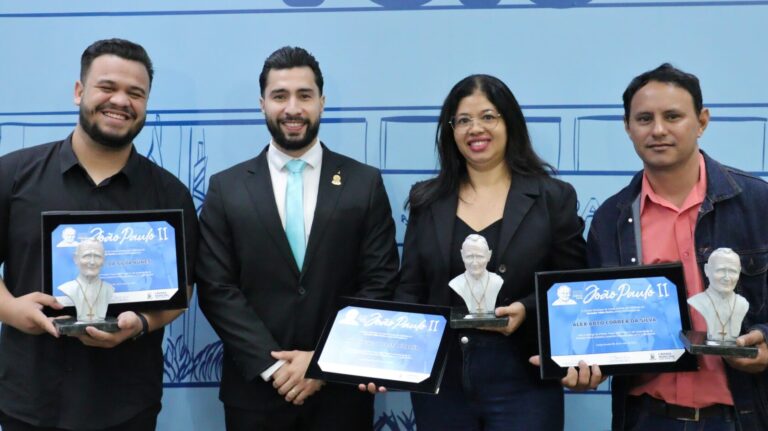 Vereador Fábio Rocha participa de homenagem a lideranças religiosas com o Prêmio Papa João Paulo II