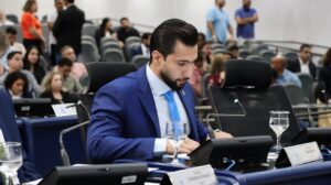 Vereador Fábio Rocha vota pela derrubada de veto e apoia liberação de R$ 8,7 milhões para entidades sociais