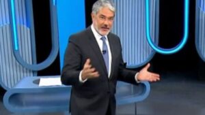 William Bonner é comparado a Humberto Carrão após climão ao vivo