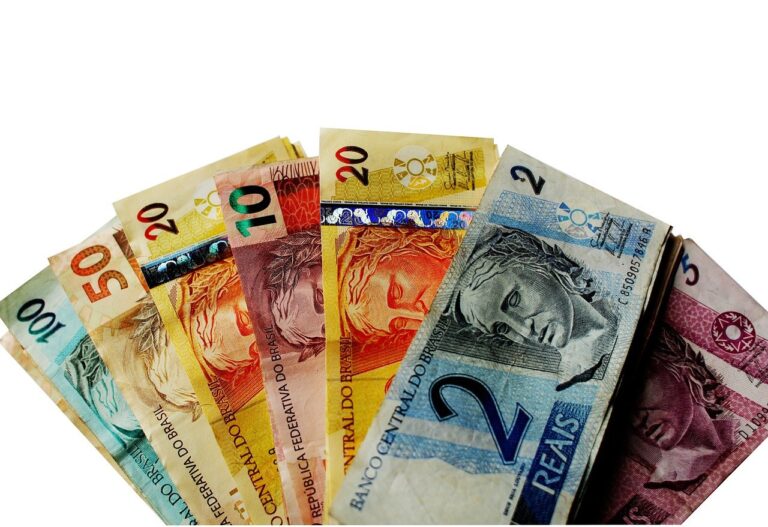 Alta em Chicago, dólar em recuo e soja ‘sem reação’ no Brasil
