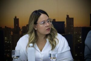 Ana Portela busca respostas sobre o transporte público mas ex-diretor-presidente do Consórcio Guaicurus fica em silêncio