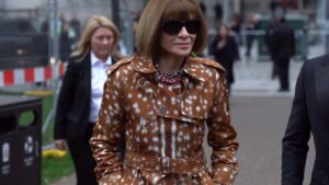 Anna Wintour deixa cargo de editora-chefe da Vogue após 37 anos