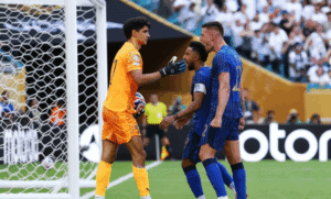 Bono defende pênalti e Al Hilal empata com o Real Madrid